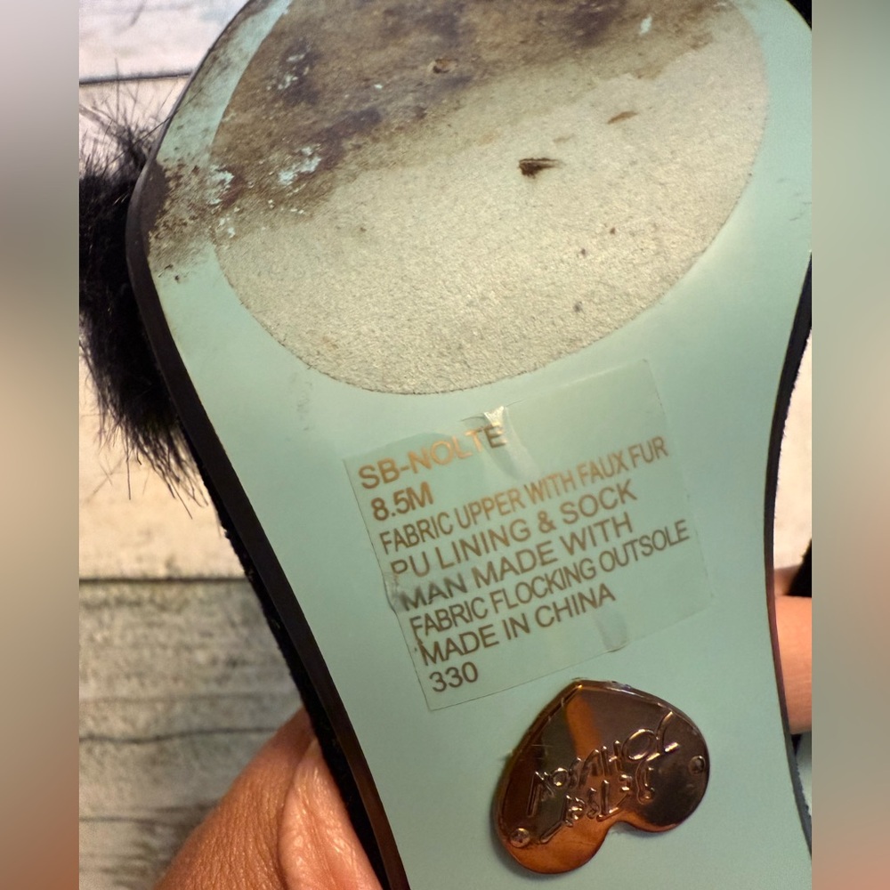 Betsy Johnson cocktail formal black velvet faux fur open toe high heels. 8.5 - Picture 8 of 10